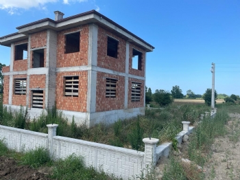 Bafirer'den 19 Mayıs Dereköyde Satılık Fırsat Villa ve Arsası